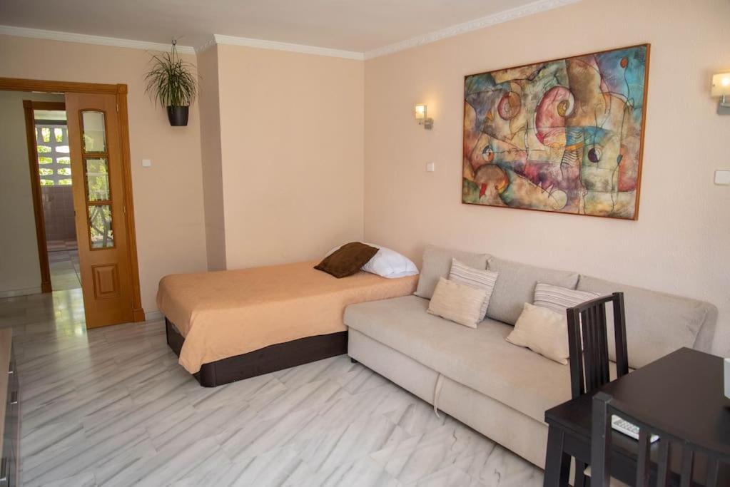 Piso Con Jardin Apartment Malaga Ngoại thất bức ảnh