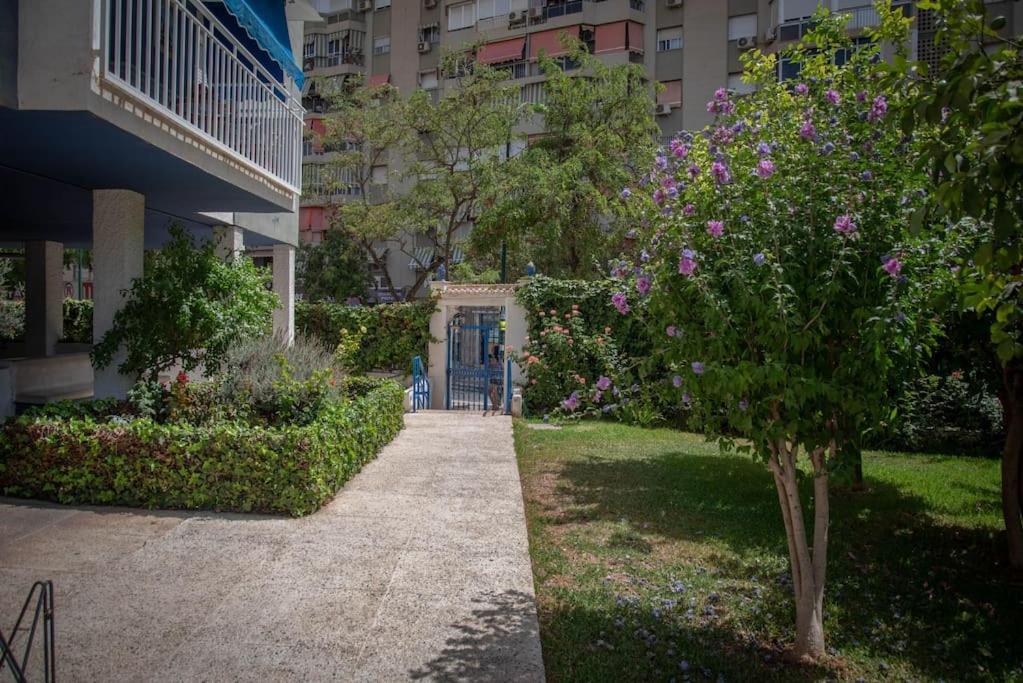 Piso Con Jardin Apartment Malaga Ngoại thất bức ảnh